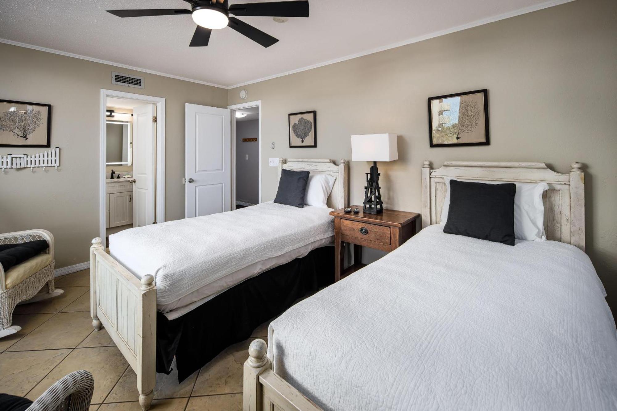 Nautilus 1201 - Gulf Front 2 Bedroom Huge Wrap Around Balcony 2Nd Floor! Fort Walton Beach Eksteriør billede